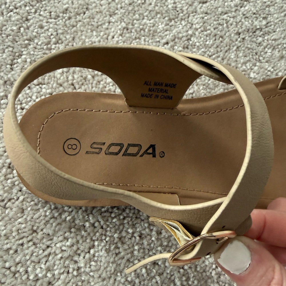 Soda Tan Sandals - Picture 4 of 7